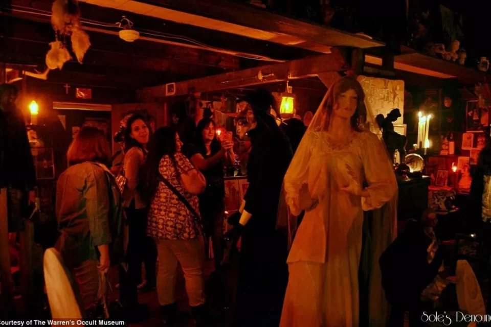 Museu dos Warren: conheça o maior acervo do oculto que guarda itens como Annabelle 15 Museu Oculto dos Warren
