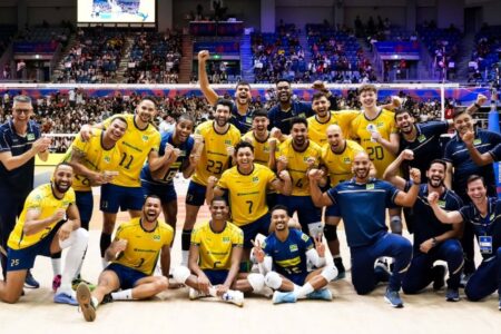 Brasil vence Argentina e se mantém na liderança da VNL