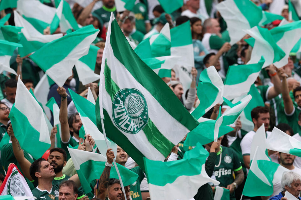 torcida do Palmeiras no jogo contra o Porto, pela Copa do Mundo de Clubes