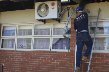Climatização das salas de aula é parte de um pacote de R$ 38 milhões anunciado pelo prefeito em maio