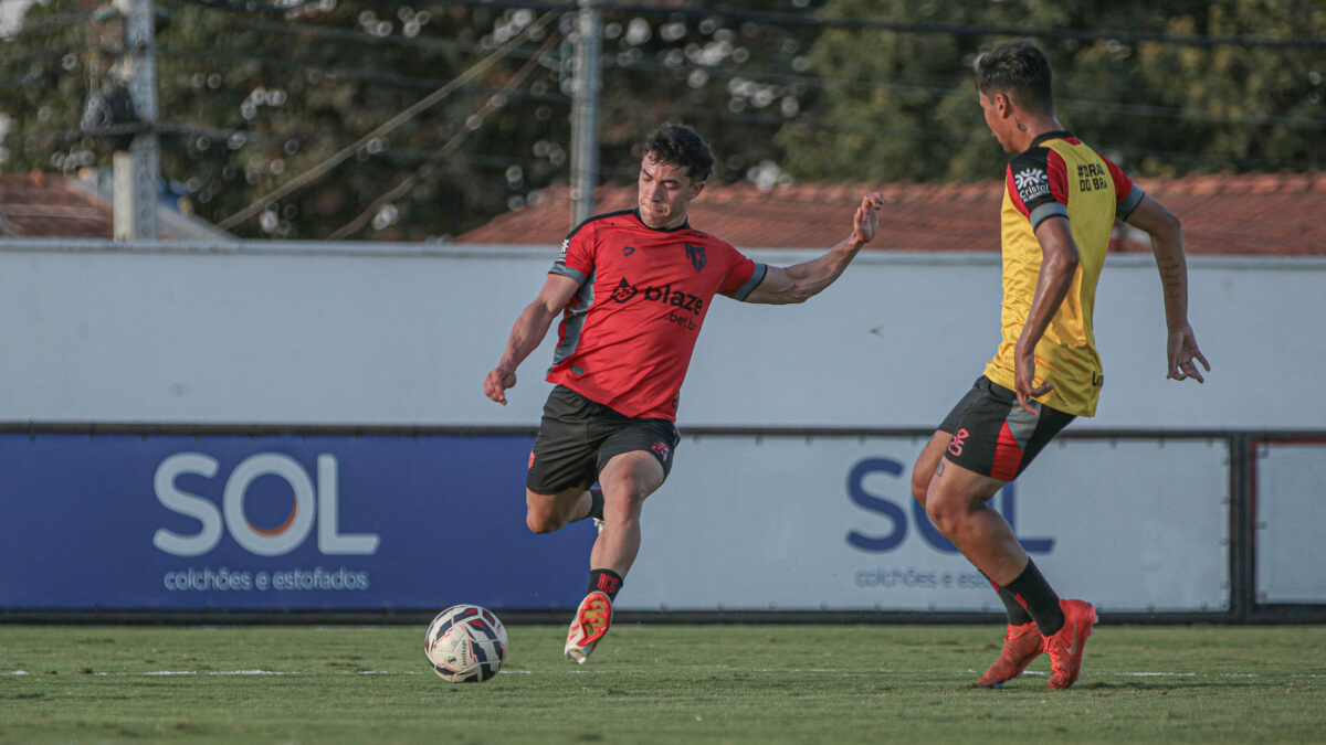 Luciano Cosentino, atacante do Atlético