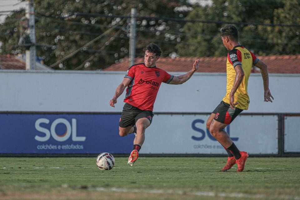 Luciano Cosentino, atacante do Atlético
