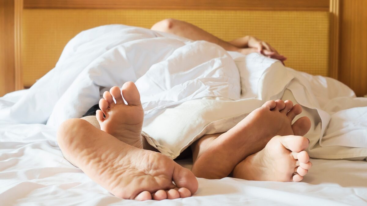 Saiba por que não é indicado fazer sexo de barriga vazia, segundo estudo alimentos podem ser benéficos para aumentar o prazer