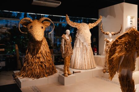 Exposição reúne moda autoral, arte e sustentabilidade em Goiânia