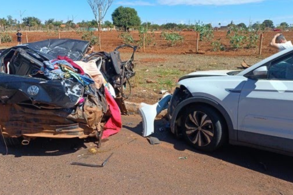 Duas crianças morrem em grave acidente na BR-153