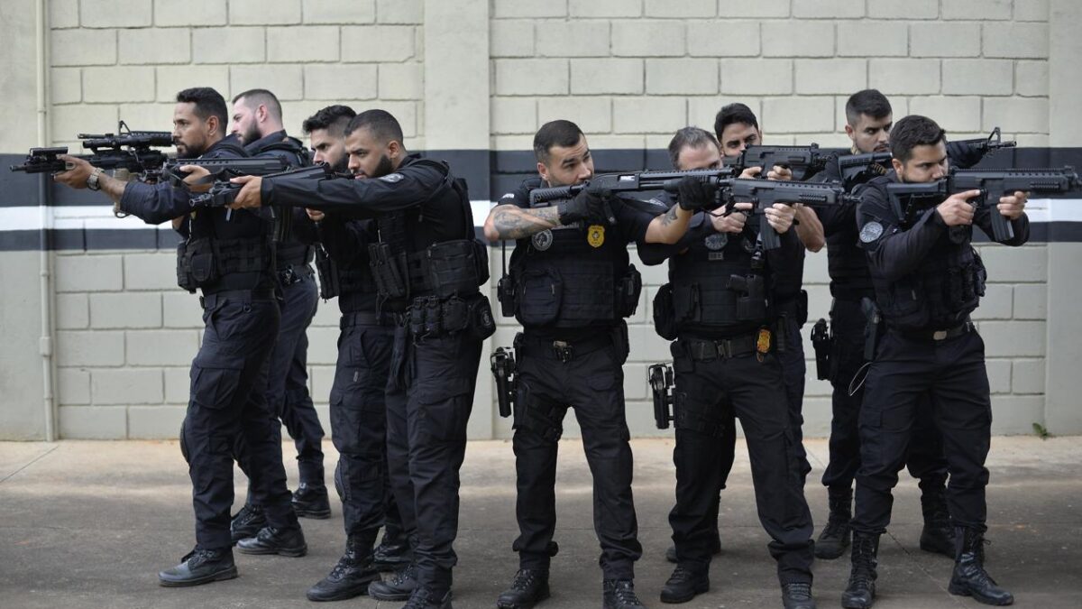 Fotos de policiais - Segurança pública
