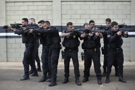 Fotos de policiais - Segurança pública
