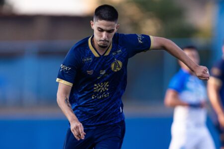 Enzo, volante da Aparecidense