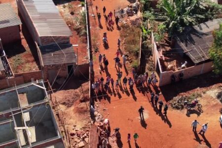 Prefeitura de Goiânia retorna ao setor Estrela Dalva para retirar barracos desabitados