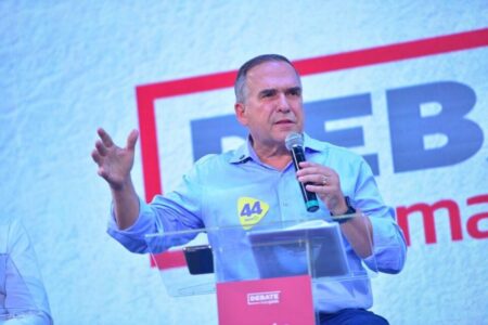 Aliado de Ronaldo Caiado, Mabel vai ao encontro de Lula Prefeito de Goiânia no Congresso da União Nacional dos Estudantes (UNE)