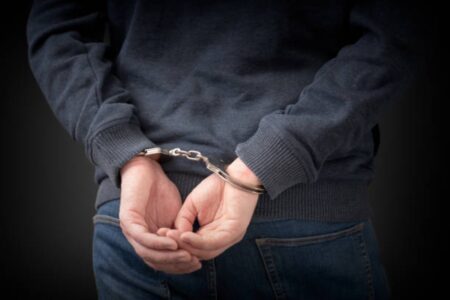 Adolescente é apreendido após tentar entrar em boate de Rio Verde com arma após briga