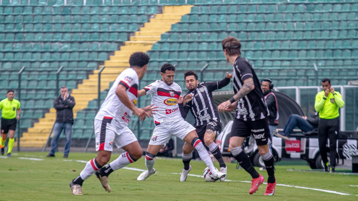 Anápolis vence Figueirense e deixa o z-4