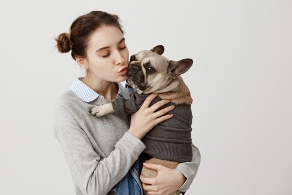 Pets fazem tão bem à saúde quanto amigos e família Convivência com animais pode reduzir estresse e ansiedade, aliviar solidão