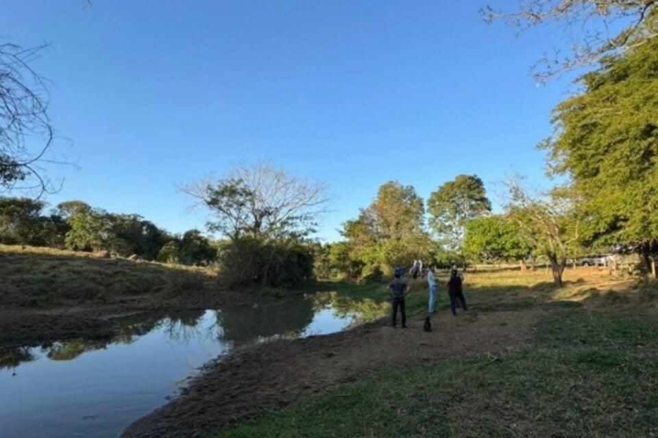 Imagem do córrego