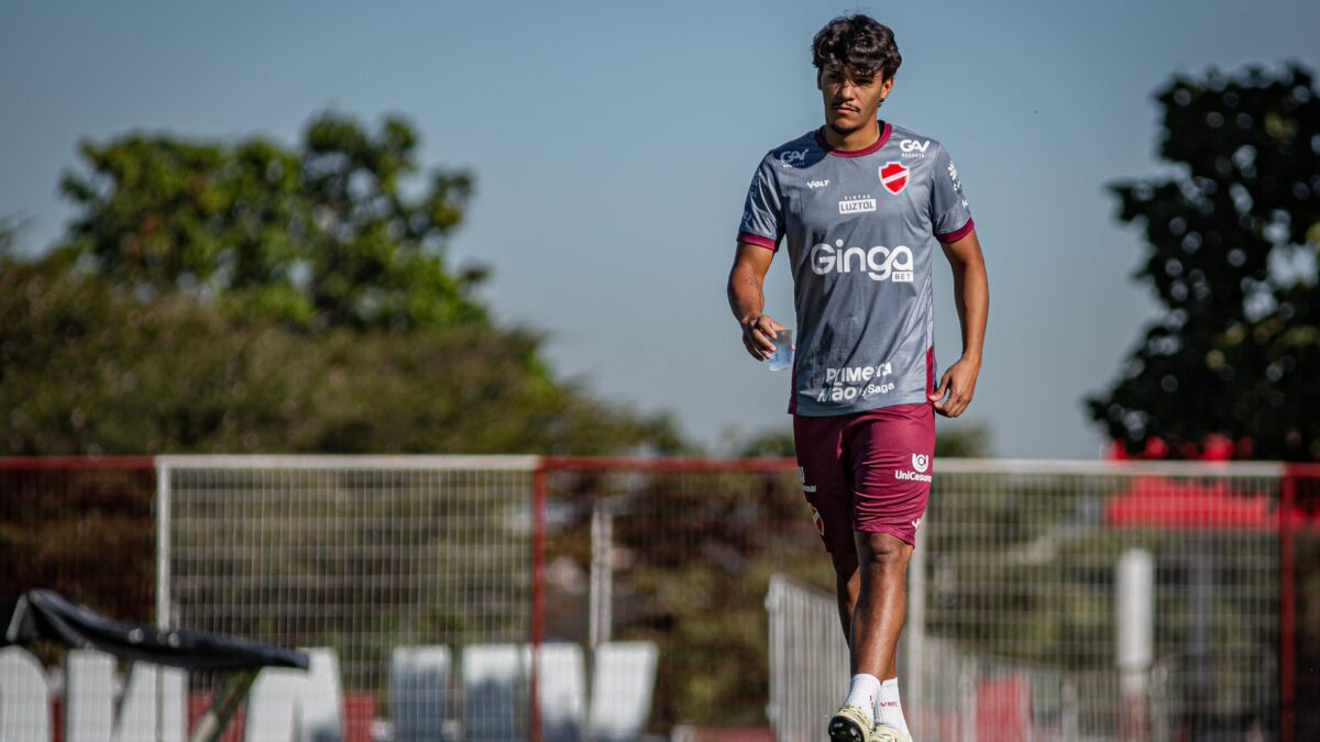 Nathan Melo, novo volante do Vila Nova