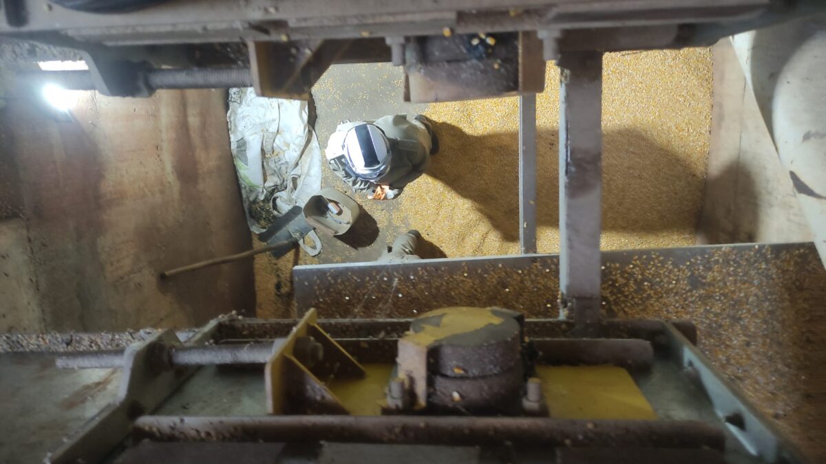 Homem encontrado morto em elevador de grãos em Morrinhos (Foto: Bombeiros)
