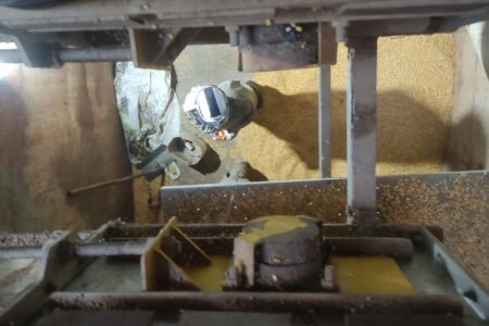 Homem encontrado morto em elevador de grãos em Morrinhos (Foto: Bombeiros)