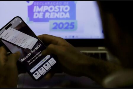 Receita paga restituição do Imposto de Renda; veja como consultar se vai receber Terceiro lote do IR terá valores depositados na quinta (31)