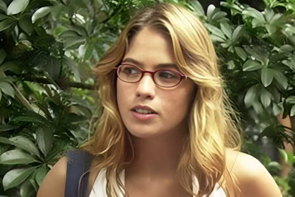 Atriz de Malhação, Thaís Vaz relembra agressão do ex-namorado que a deixou cega