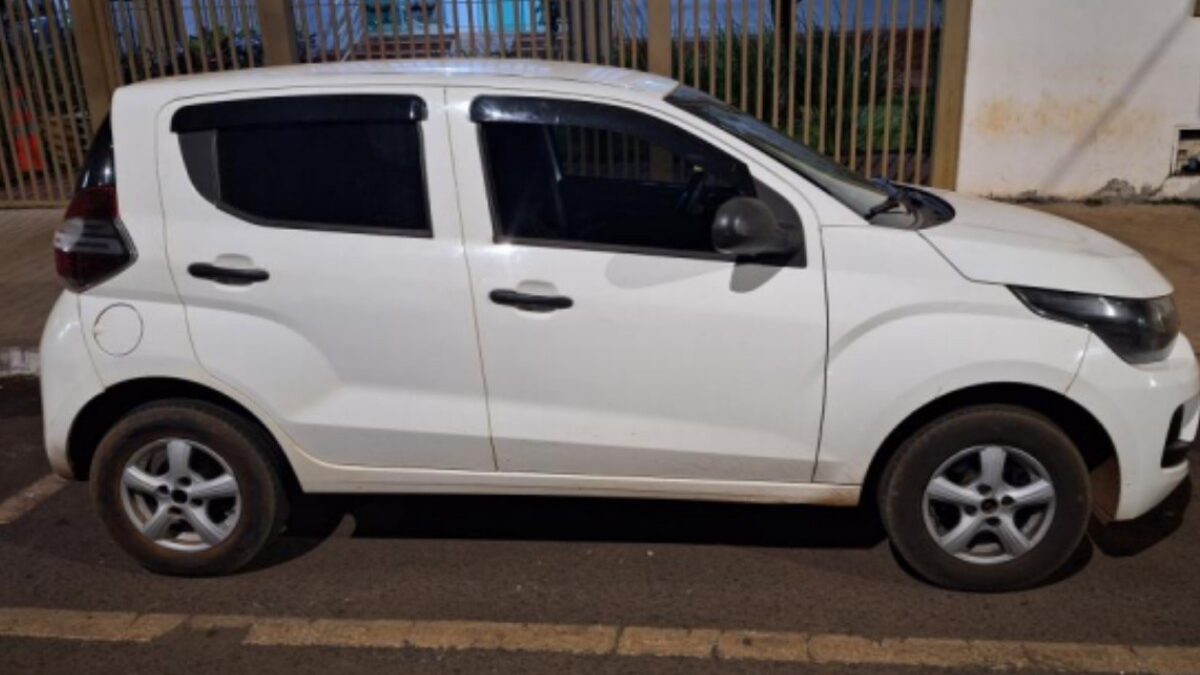 Dupla solicita corrida e rouba carro de motorista de aplicativo, em Rio Verde