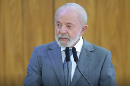 Lula em Goiânia: Assista ao-vivo o discurso no congresso da UNE Político ainda terá reunião reservada com estudantes da UFPA