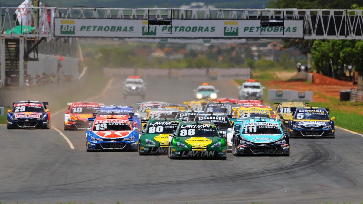 Prova da Stock Car no Circuito dos Cristais, em Curvelo