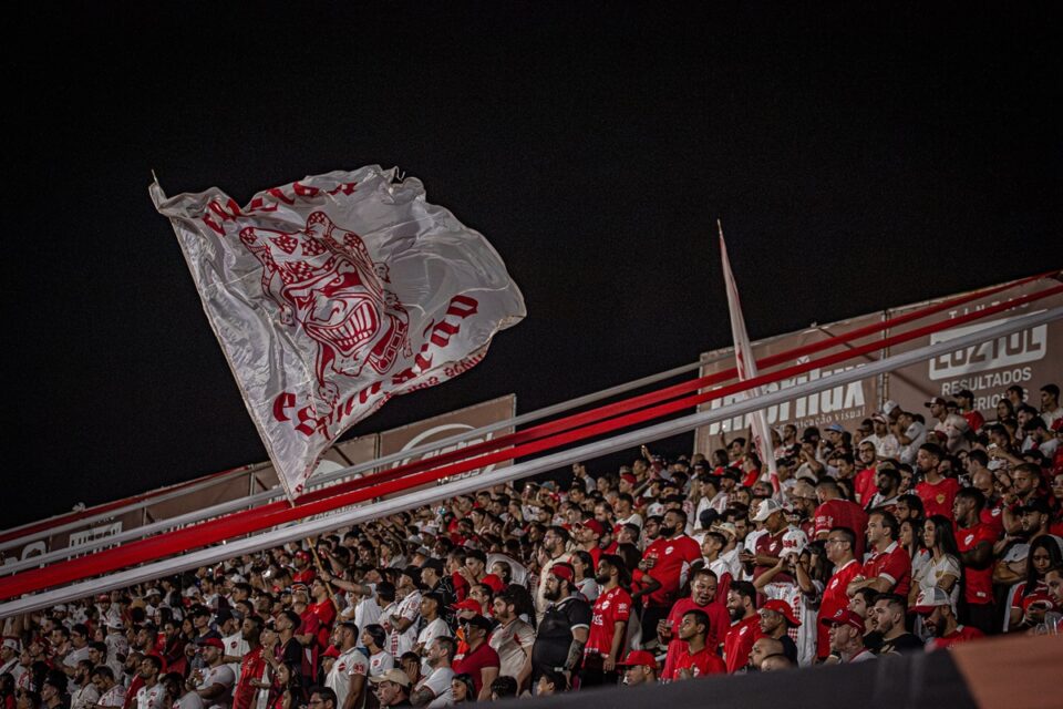 Torcida do Vila Nova no OBA