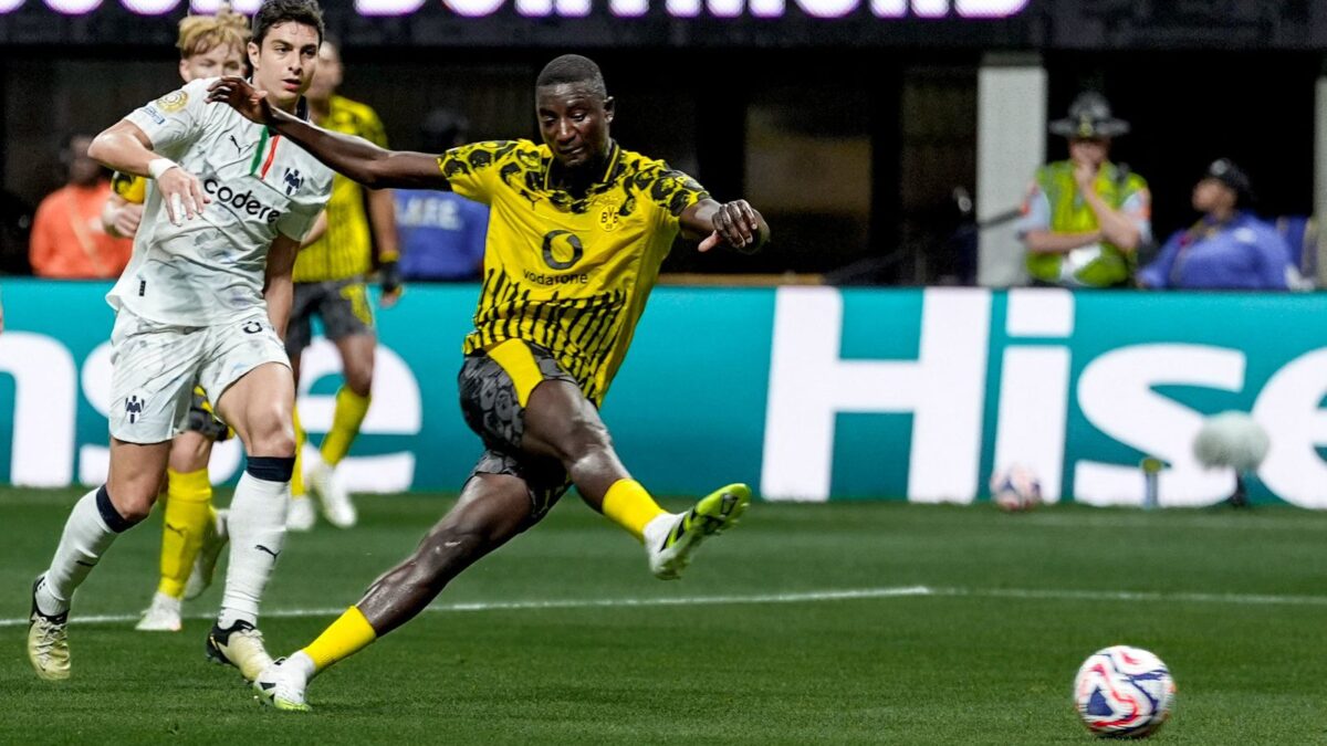 Borussia vence Monterrey e encara Real Madrid nas quartas de final