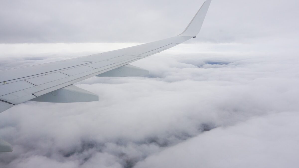 Neblina provoca fechamento do Aeroporto de Goiânia para pousos e decolagens Pausa nas operações ocorre em razão da baixa visibilidade