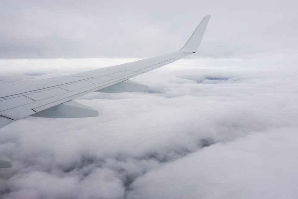 Neblina provoca fechamento do Aeroporto de Goiânia para pousos e decolagens Pausa nas operações ocorre em razão da baixa visibilidade