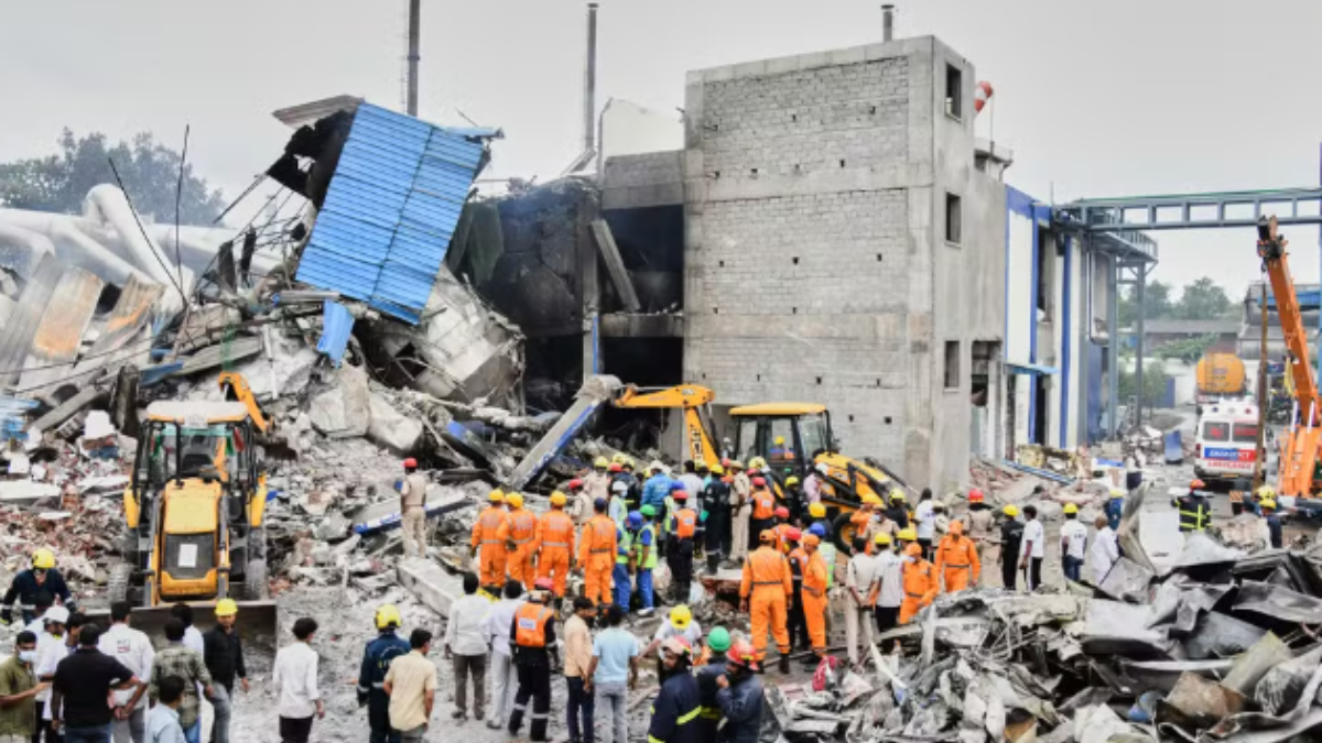 Imagem dos destroços da fábrica