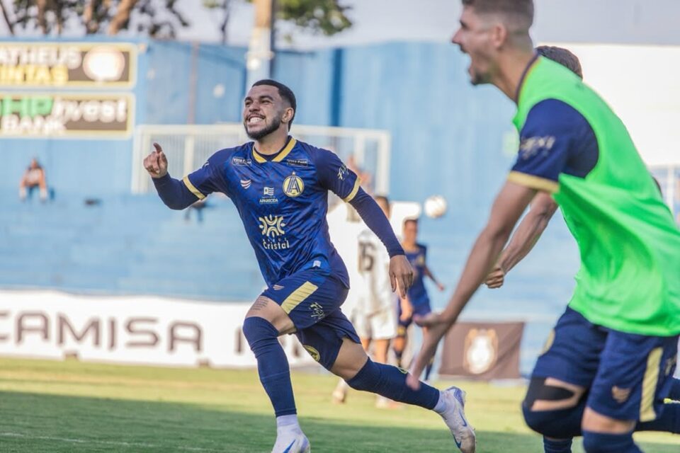 Moraes em partida pela Aparecidense, no Brasileiro Série D
