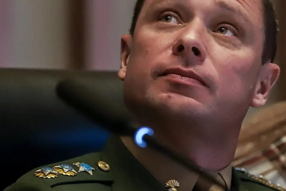 Cid reafirma que Bolsonaro leu minuta golpista durante reunião