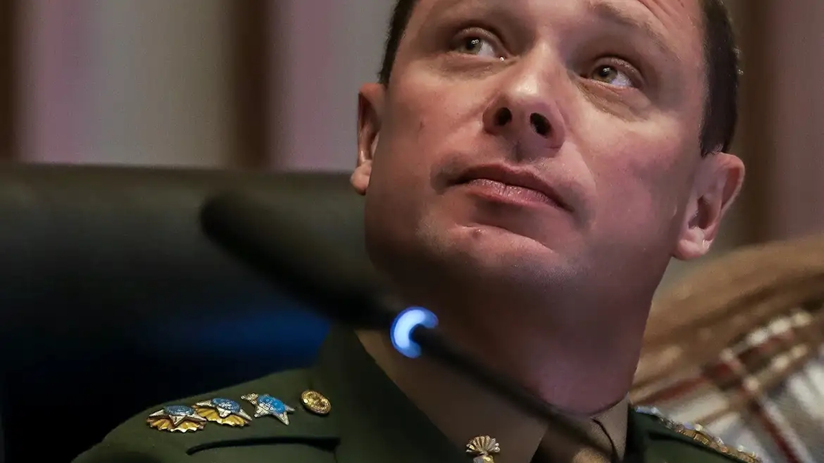 Cid reafirma que Bolsonaro leu minuta golpista durante reunião