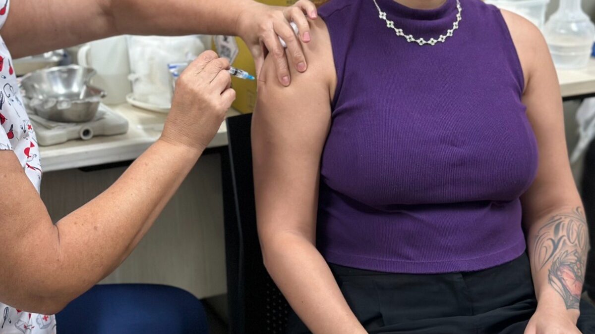 Goiânia terá 26 pontos de vacinação durante o primeiro sábado de cada mês, confira locais