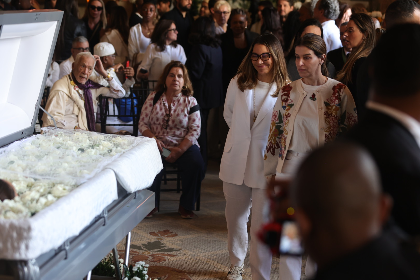 Famosos vão ao velório de Preta Gil no Theatro Municipal do Rio de Janeiro