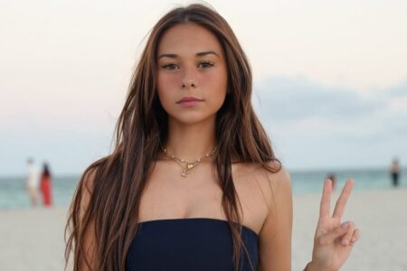 Virgem e devota cristã faturou R$ 440 milhões no OnlyFans sem publicar nudes Entre os admiradores de Sophie Rain, há quem envie fortunas