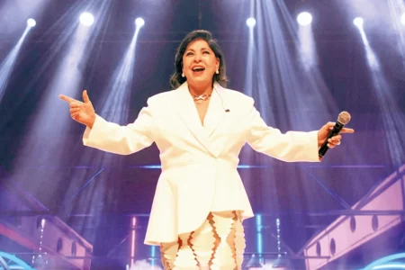 Roberta Miranda celebra 40 anos de carreira com show em Goiânia