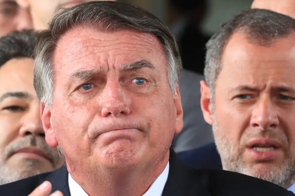 Bolsonaro aparece de tornozeleira e trompetista toca ‘Marcha Fúnebre’; vídeo medidas impostas pelo Supremo Tribunal Federal (STF)