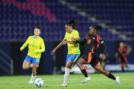 Brasil segura empate contra Colômbia e avança em primeiro no Grupo B