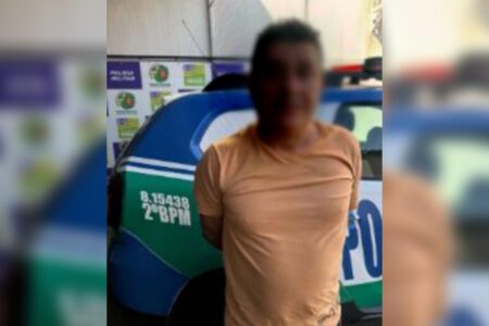 Homem é preso após importunar adolescente de 16 anos em ônibus