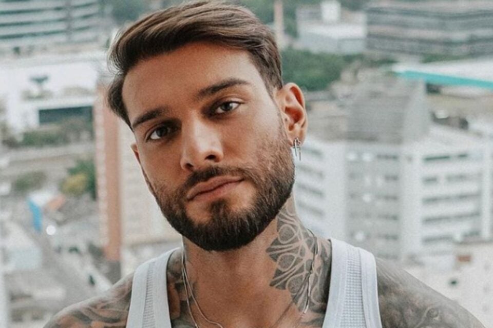 Lucas Lucco relata perda de vontade de cantar ao falar sobre depressão Cantor sertanejo afirma que falta de energia para subir ao palco