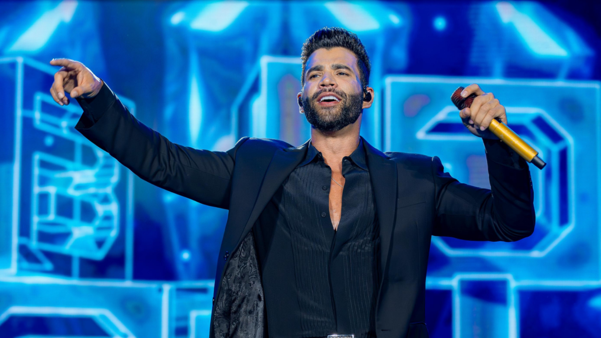 Vídeo: Mulher vai à loucura ao encontrar Gusttavo Lima dirigindo em Goiânia Cantor estava nas proximidades do Shopping Flamboyant