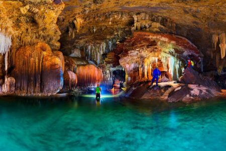 Espelho d'água da Gruta Angélica, no Parque Estadual de Terra Ronca, em São Domingos de Goiás (Foto: divulgação/Governo de Goiás)