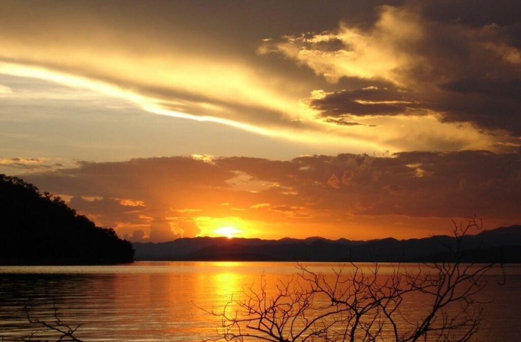 Confira os melhores destinos para pesca em Goiás
