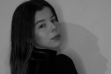 Homem mata esposa com 51 facadas em Caldas Novas Autor do feminicídio foi entregue à polícia pelo próprio pai