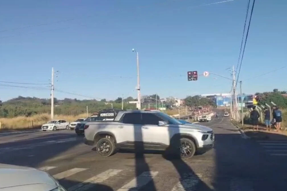 Dupla é presa suspeita de matar homem à facadas na Avenida T-63 em Goiânia