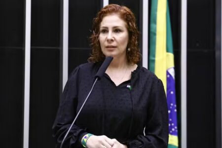 Ministério da Justiça diz que Zambelli será 'submetida ao processo de extradição'