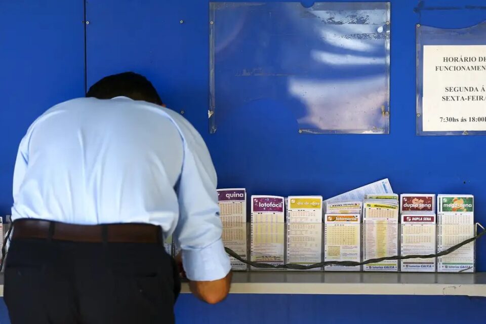 Homem erra todos os números da Lotomania, mas leva R$ 203 mil Aposta foi feita no Sul de Minas Gerais entenda