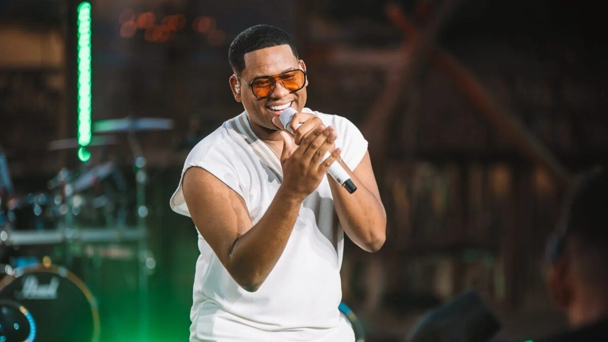 Três pessoas morrem em acidente com ônibus do cantor Netto Brito As vítimas fatais foram identificadas; confira